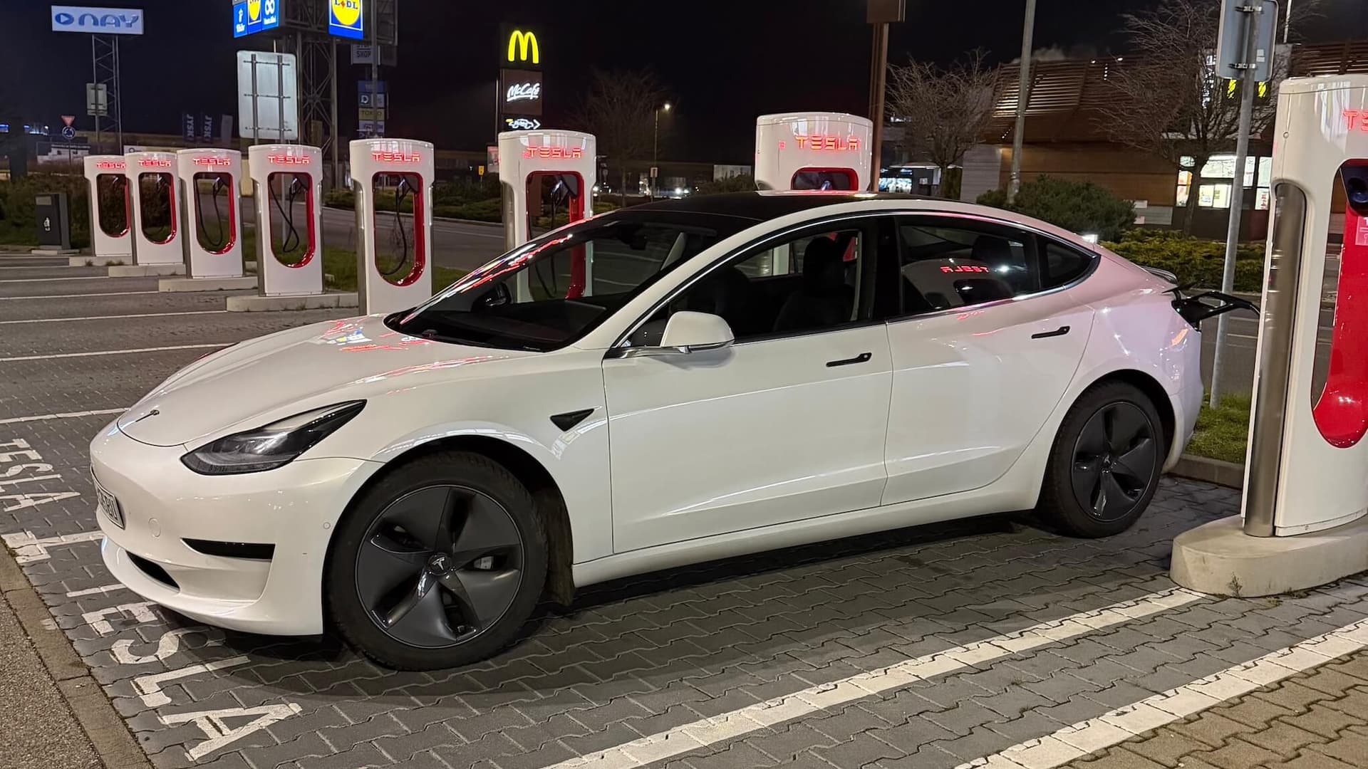 Tesla otvára 6. júna prvý oficiálny servis v Bratislave